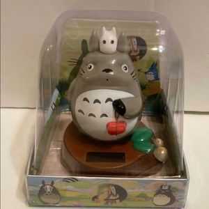 Solar powered Totoro w/red gifts figure toy